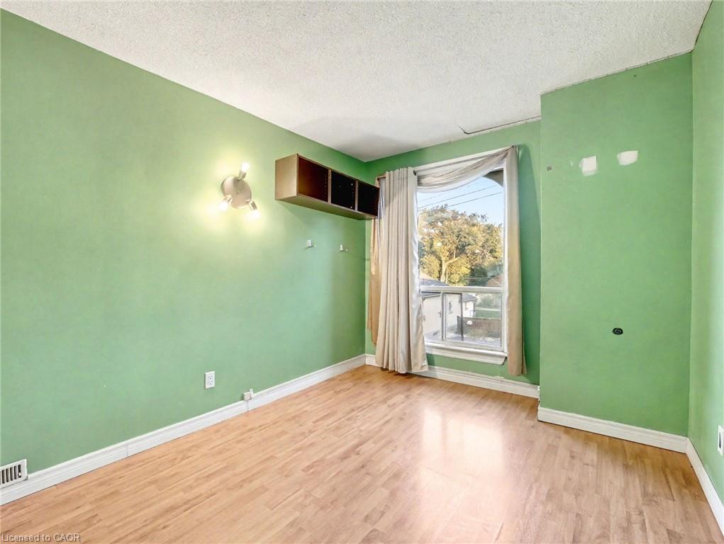 23 Oak Avenue, Hamilton, ON - Indoor Photo Showing Other Room