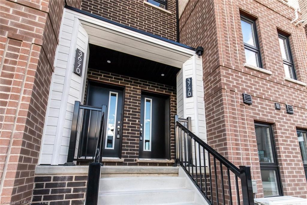 37-70 Kenesky Drive, Waterdown, ON - Outdoor