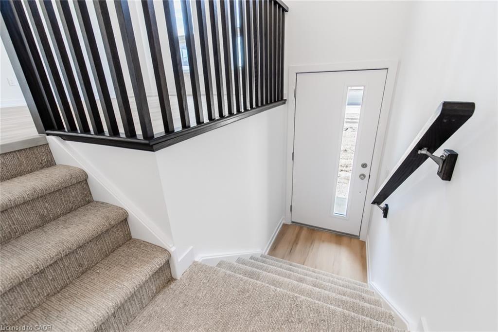 37-70 Kenesky Drive, Waterdown, ON - Indoor Photo Showing Other Room