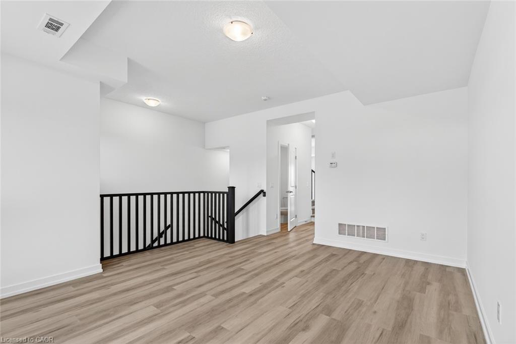 37-70 Kenesky Drive, Waterdown, ON - Indoor Photo Showing Other Room