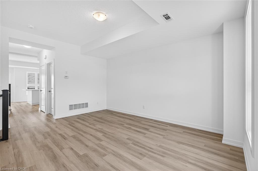 37-70 Kenesky Drive, Waterdown, ON - Indoor Photo Showing Other Room