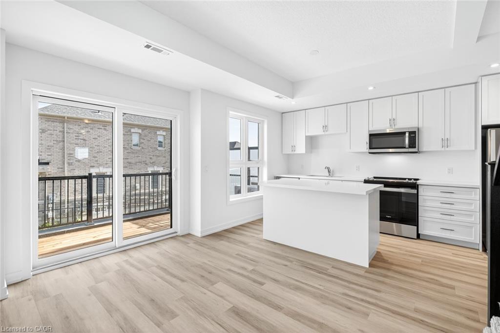 37-70 Kenesky Drive, Waterdown, ON - Indoor Photo Showing Kitchen