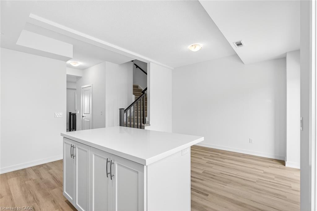 37-70 Kenesky Drive, Waterdown, ON - Indoor Photo Showing Other Room