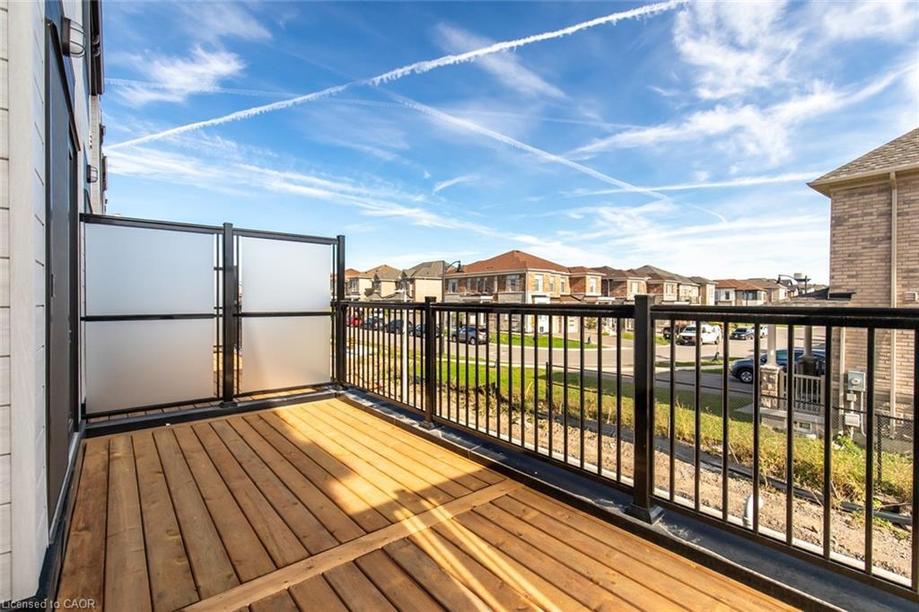 37-70 Kenesky Drive, Waterdown, ON - Outdoor