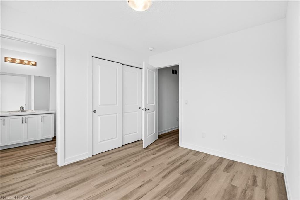 37-70 Kenesky Drive, Waterdown, ON - Indoor Photo Showing Other Room