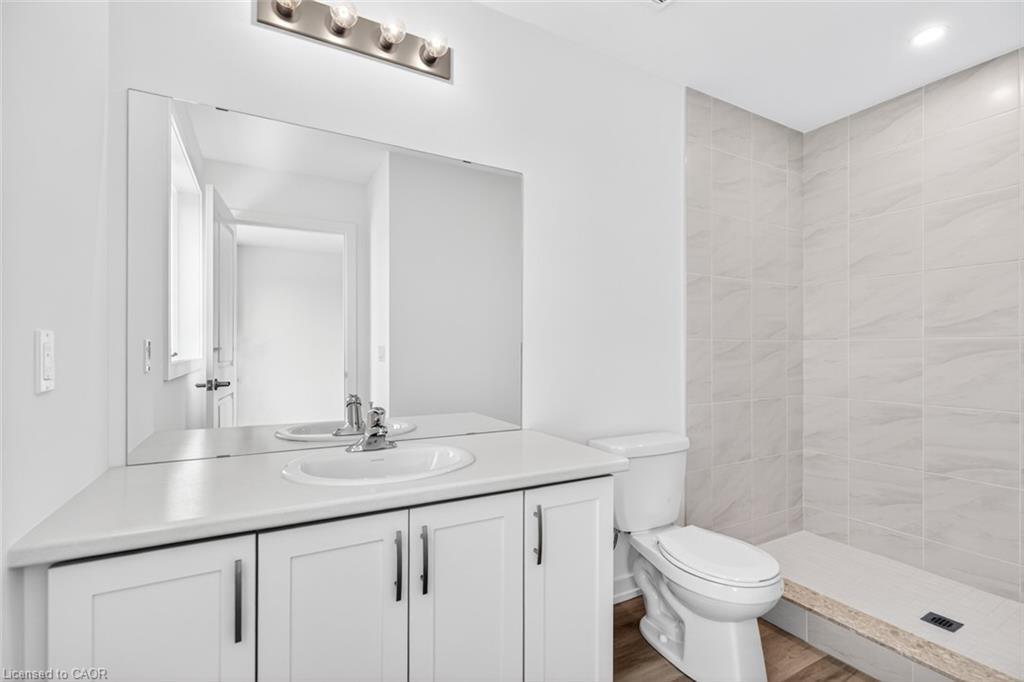 37-70 Kenesky Drive, Waterdown, ON - Indoor Photo Showing Bathroom