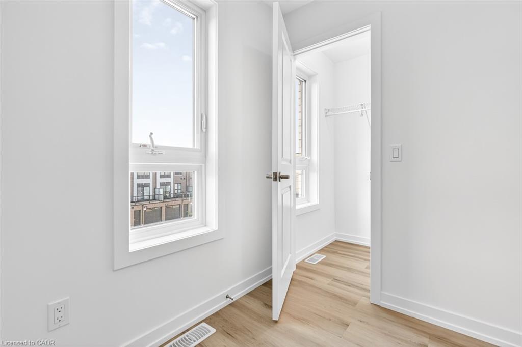 37-70 Kenesky Drive, Waterdown, ON - Indoor Photo Showing Other Room