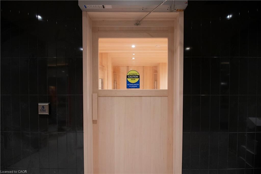 1903-25 Wellington Street, Kitchener, ON - Indoor