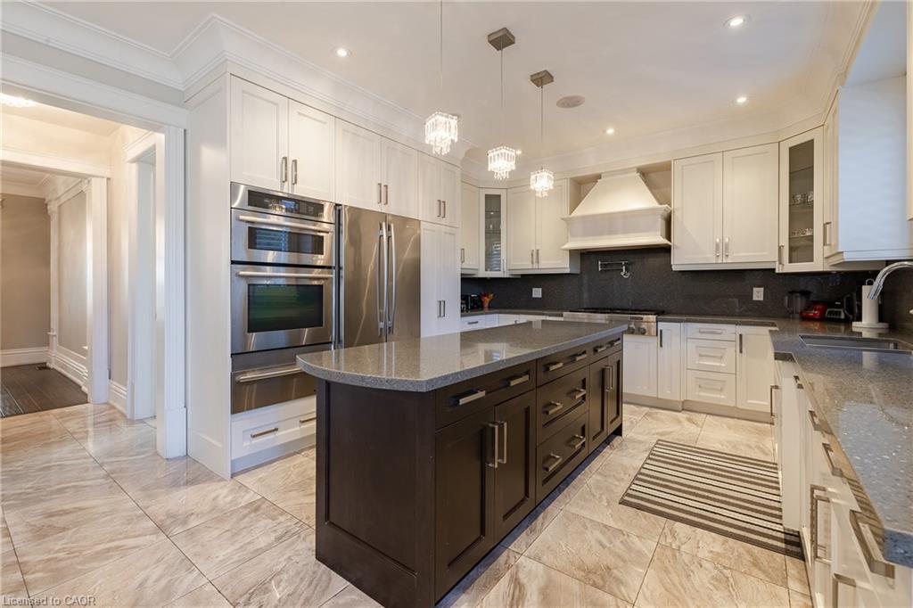123 Mayfield Drive, Oakville, ON - Indoor Photo Showing Kitchen