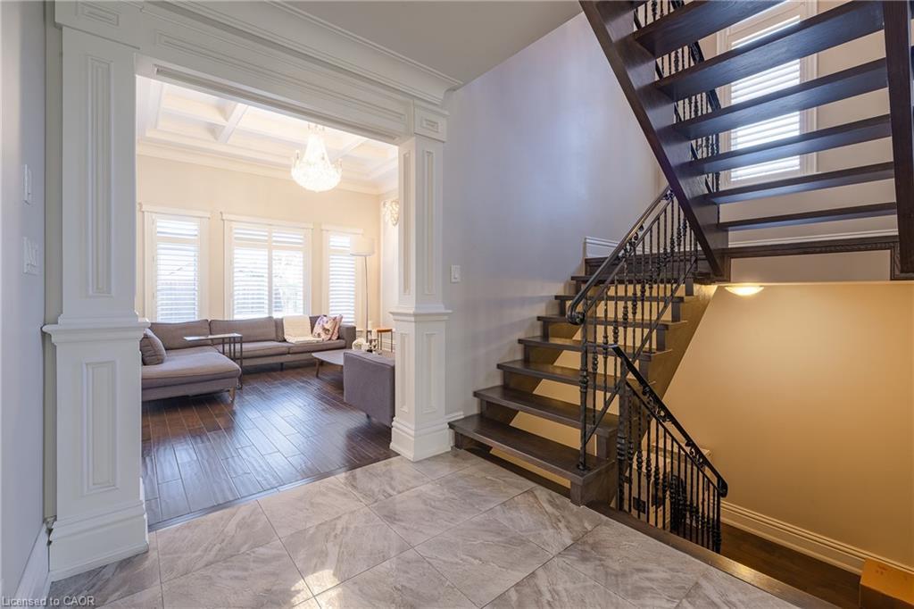 123 Mayfield Drive, Oakville, ON - Indoor Photo Showing Other Room