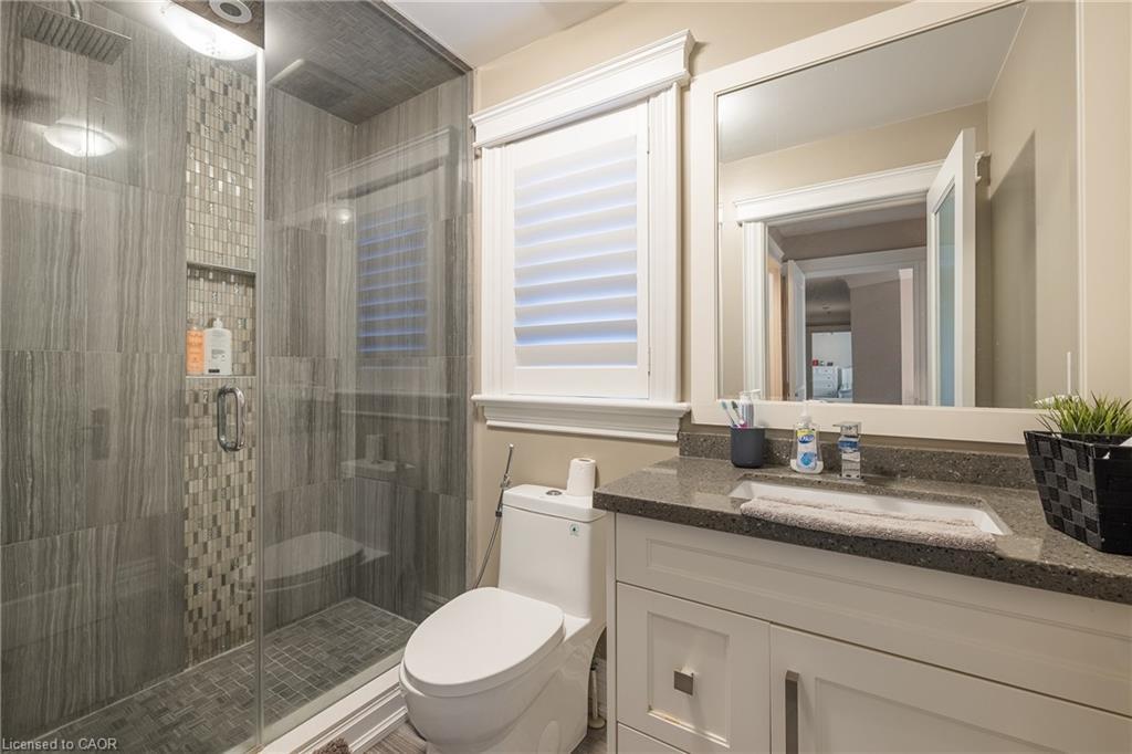 123 Mayfield Drive, Oakville, ON - Indoor Photo Showing Bathroom