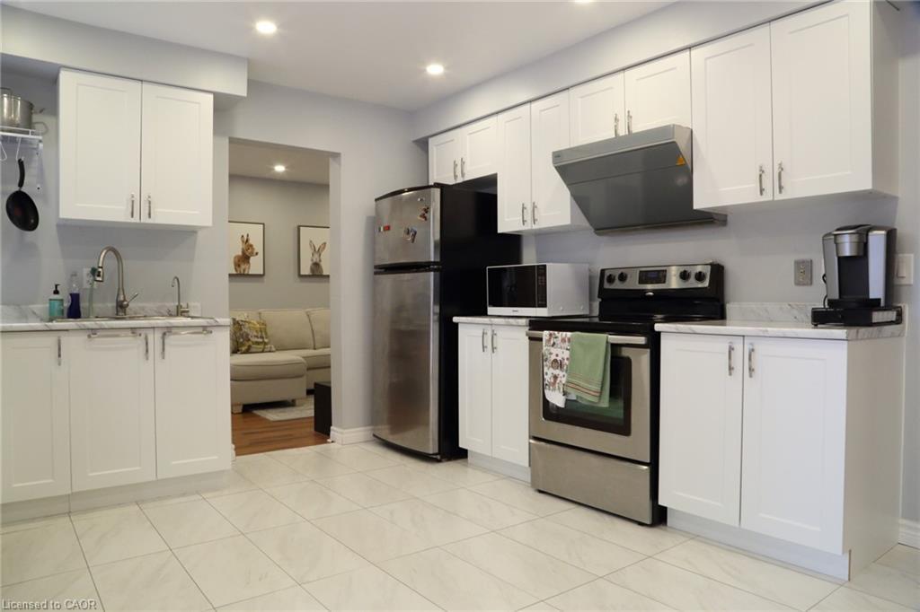 489 Timbercroft Crescent, Waterloo, ON - Indoor Photo Showing Kitchen