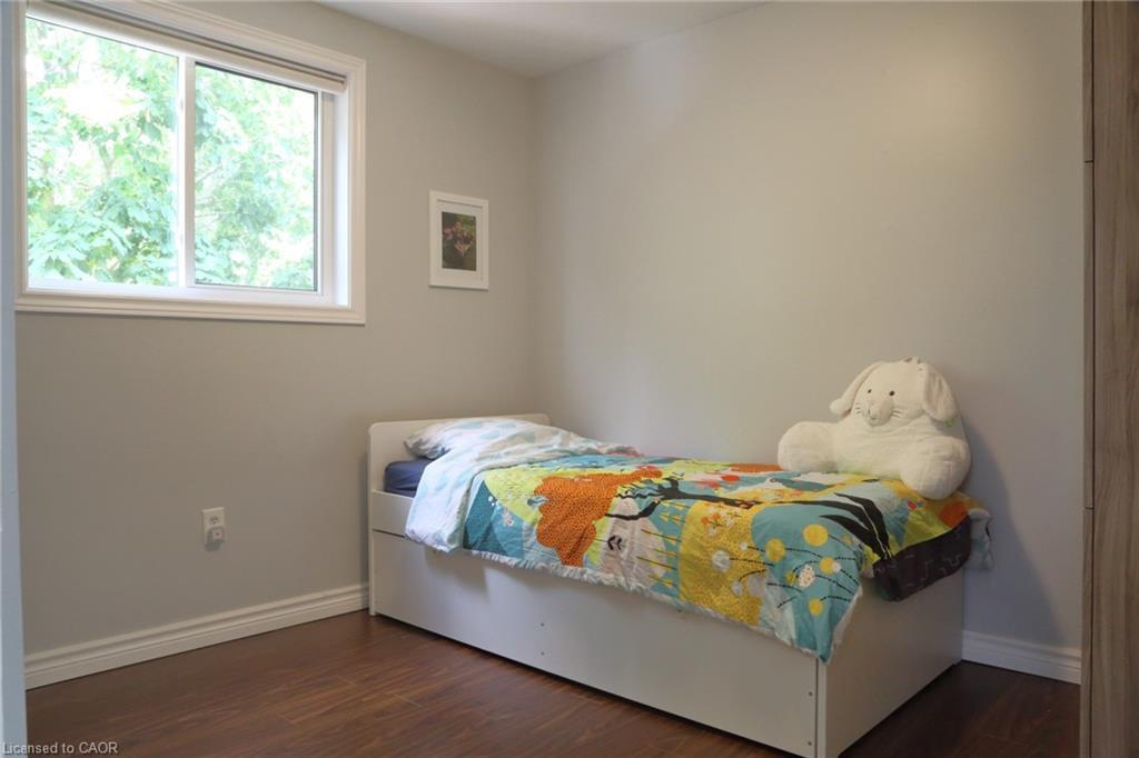 489 Timbercroft Crescent, Waterloo, ON - Indoor Photo Showing Bedroom
