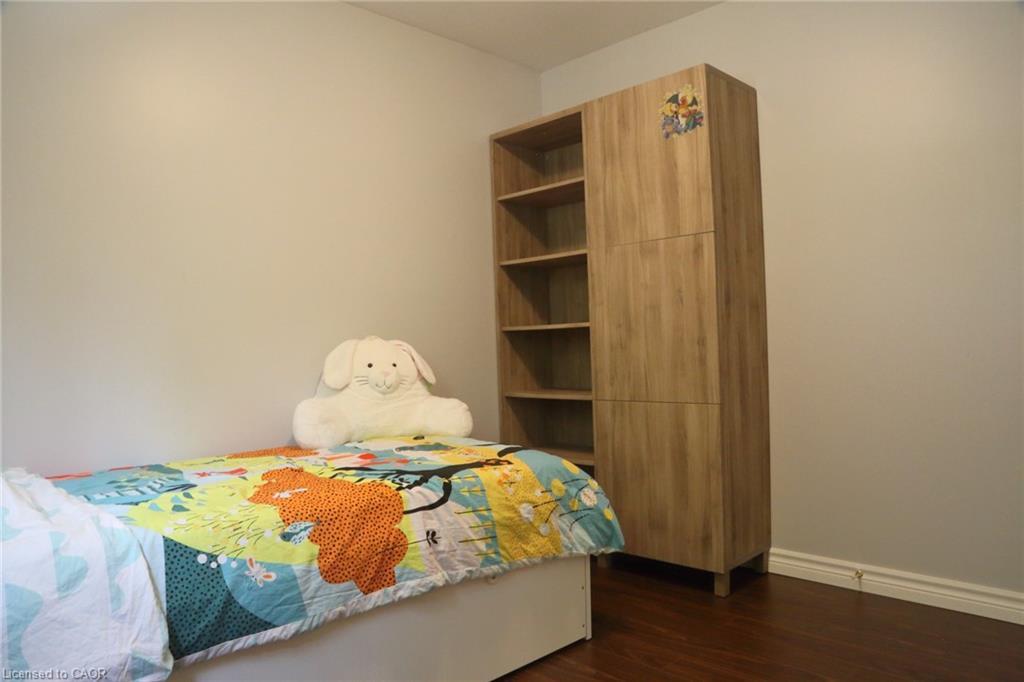 489 Timbercroft Crescent, Waterloo, ON - Indoor Photo Showing Bedroom