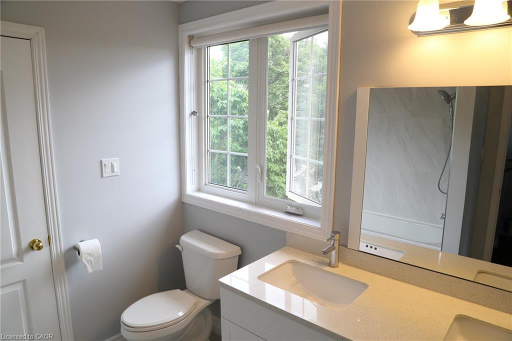 489 Timbercroft Crescent, Waterloo, ON - Indoor Photo Showing Bathroom