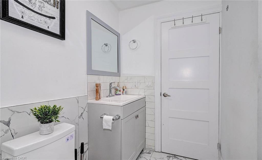 831 Hamilton Street, Cambridge, ON - Indoor