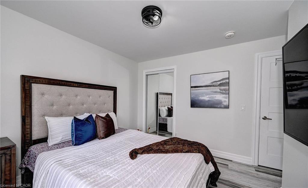 831 Hamilton Street, Cambridge, ON - Indoor Photo Showing Bedroom
