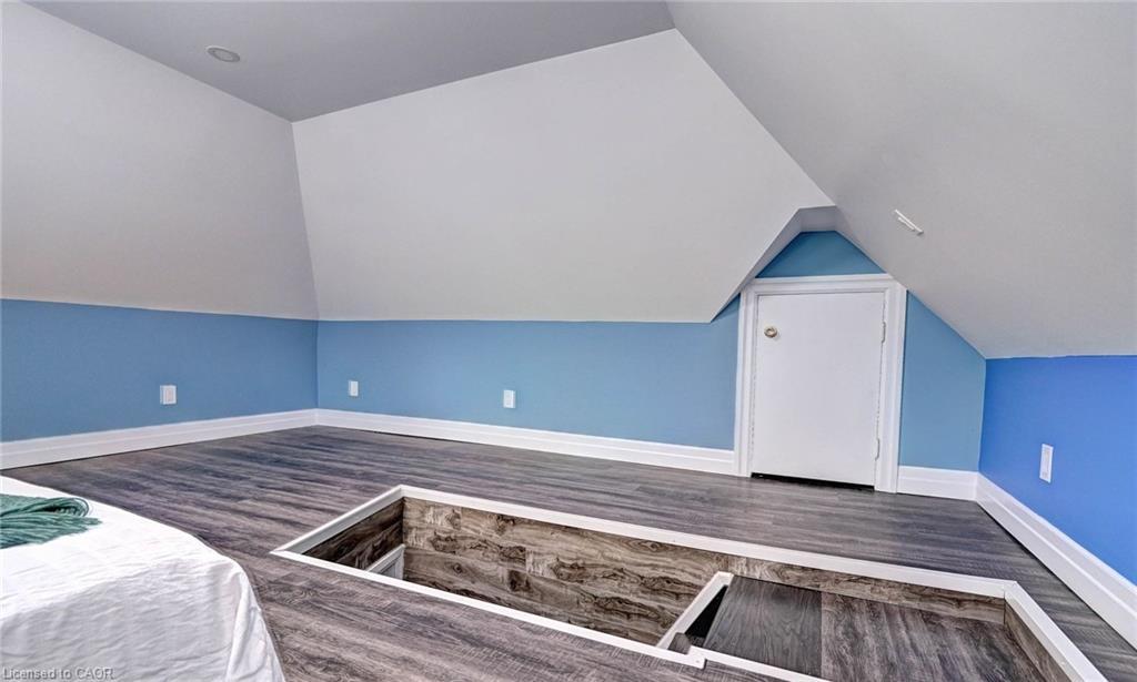 831 Hamilton Street, Cambridge, ON - Indoor