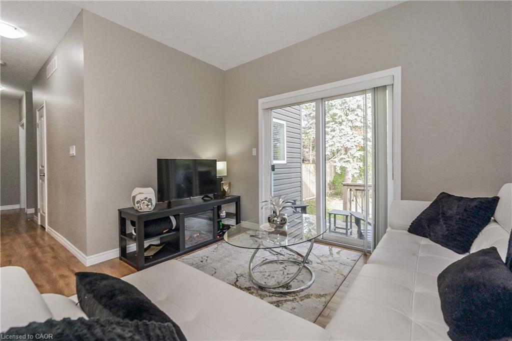 145 Kertland Street, Elora, ON - Indoor Photo Showing Living Room