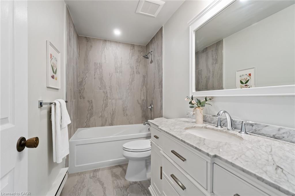 10-8646 Willoughby Drive, Niagara Falls, ON - Indoor Photo Showing Bathroom