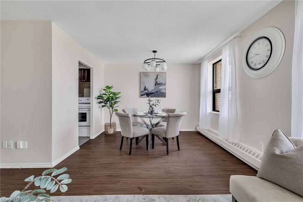 605-1100 Courtland Avenue E, Kitchener, ON - Indoor