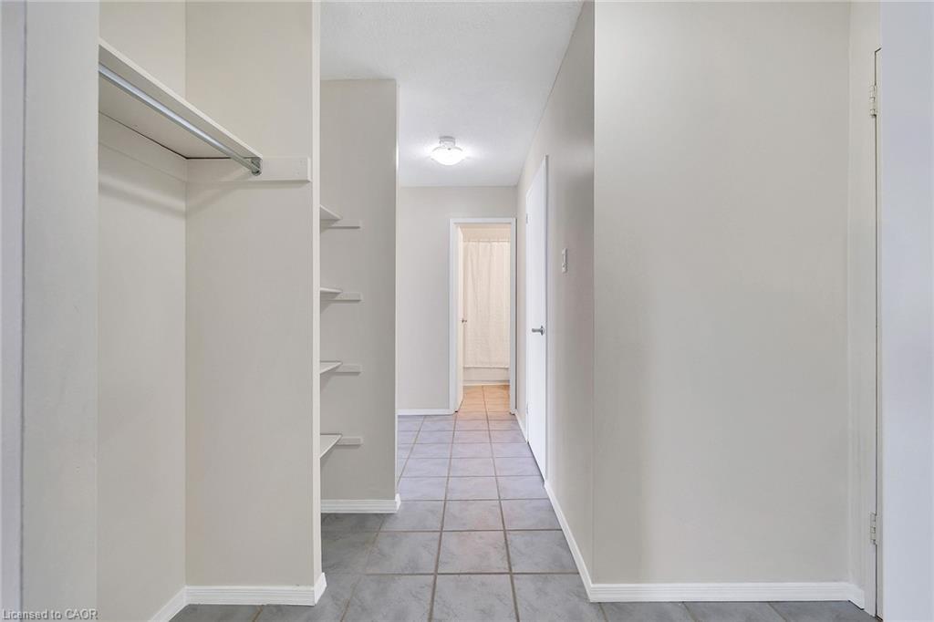 605-1100 Courtland Avenue E, Kitchener, ON - Indoor