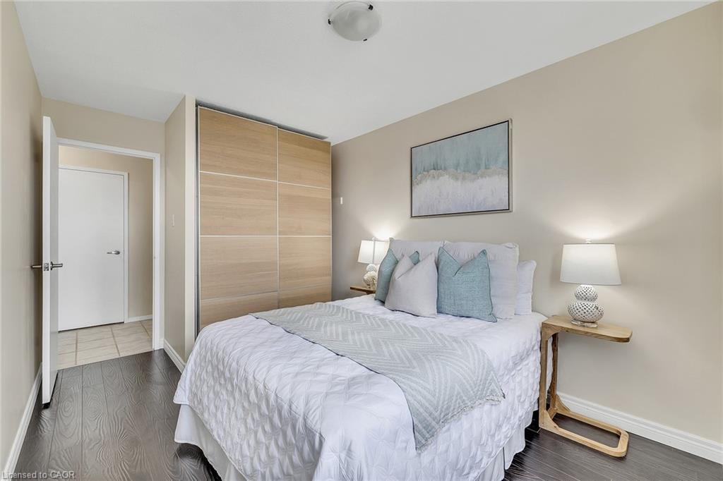 605-1100 Courtland Avenue E, Kitchener, ON - Indoor Photo Showing Bedroom
