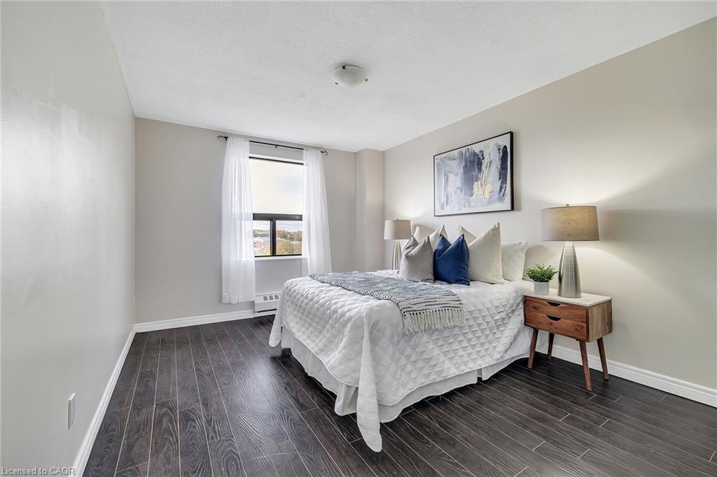 605-1100 Courtland Avenue E, Kitchener, ON - Indoor Photo Showing Bedroom