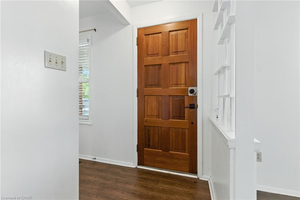 Main-10 Owen Place, Hamilton, ON - Indoor Photo Showing Other Room