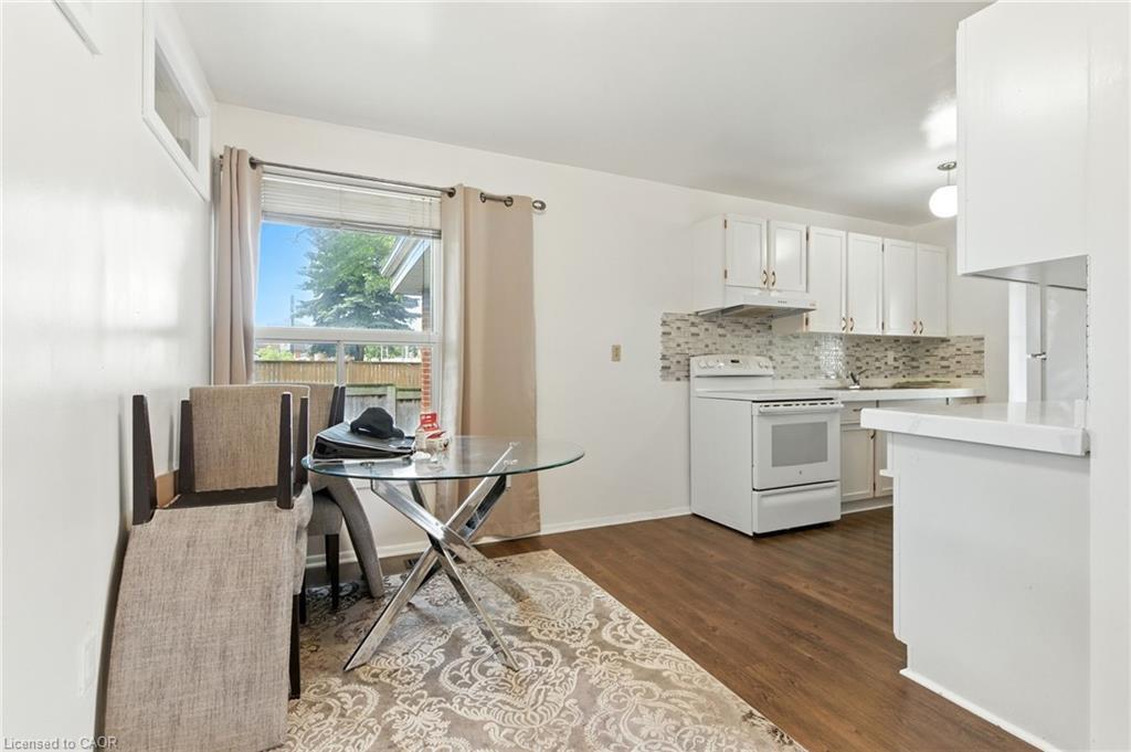 Main-10 Owen Place, Hamilton, ON - Indoor Photo Showing Kitchen