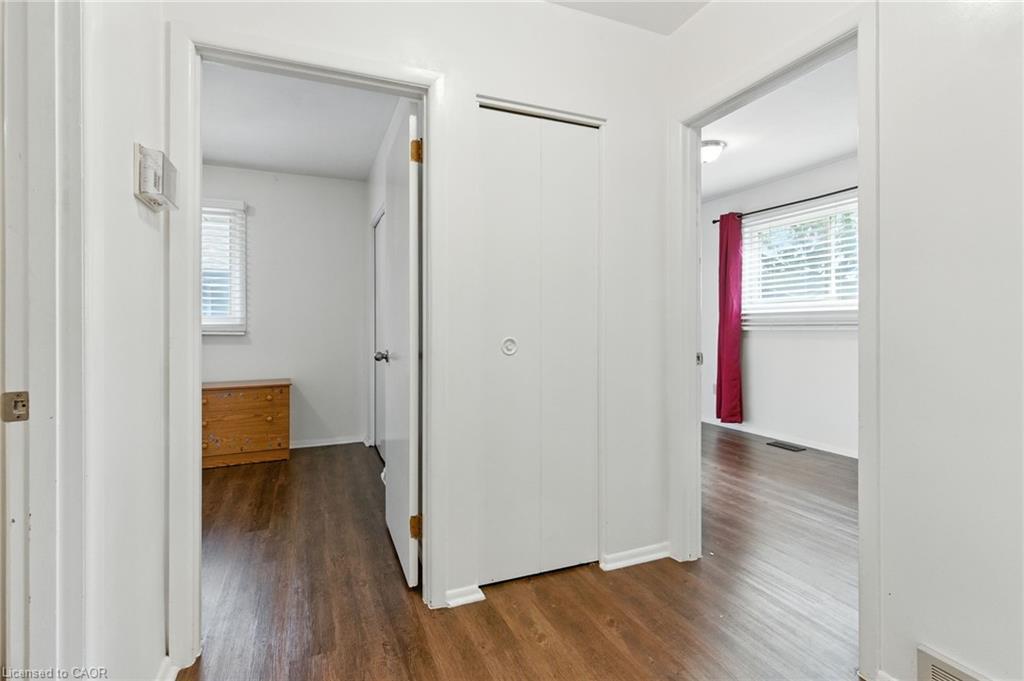 Main-10 Owen Place, Hamilton, ON - Indoor Photo Showing Other Room