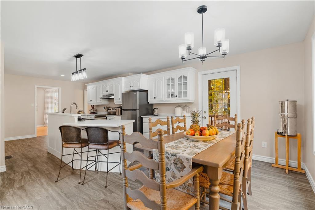 26 Nightingale Crescent, Elmira, ON - Indoor Photo Showing Dining Room
