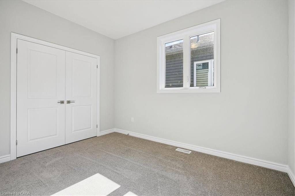 10 Michelle'S Way, Hagersville, ON - Indoor Photo Showing Other Room