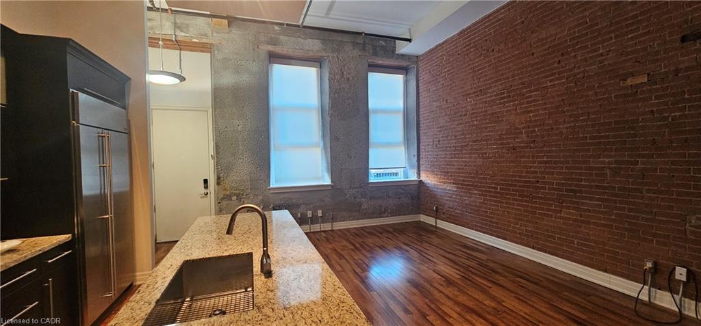 102-25 Concession Street, Cambridge, ON - Indoor