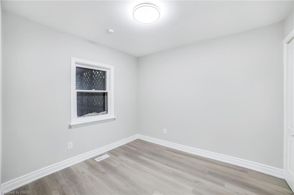 86 Adair Avenue S, Hamilton, ON - Indoor Photo Showing Other Room