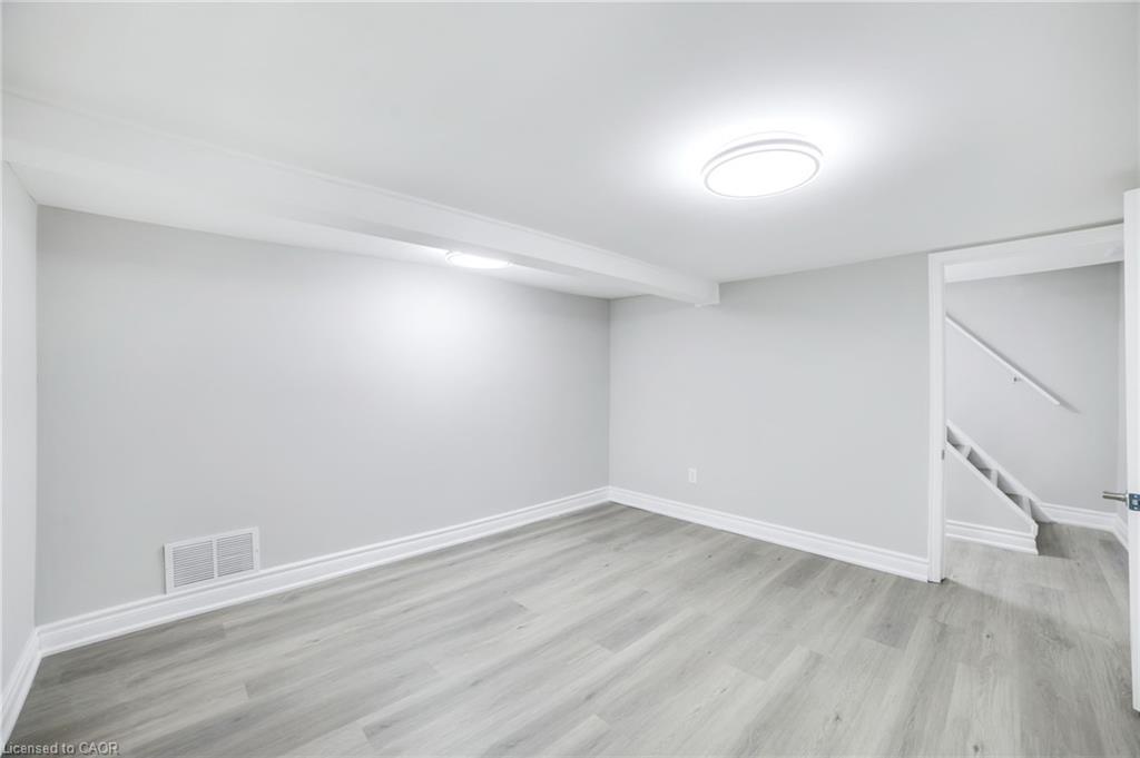 86 Adair Avenue S, Hamilton, ON - Indoor Photo Showing Other Room