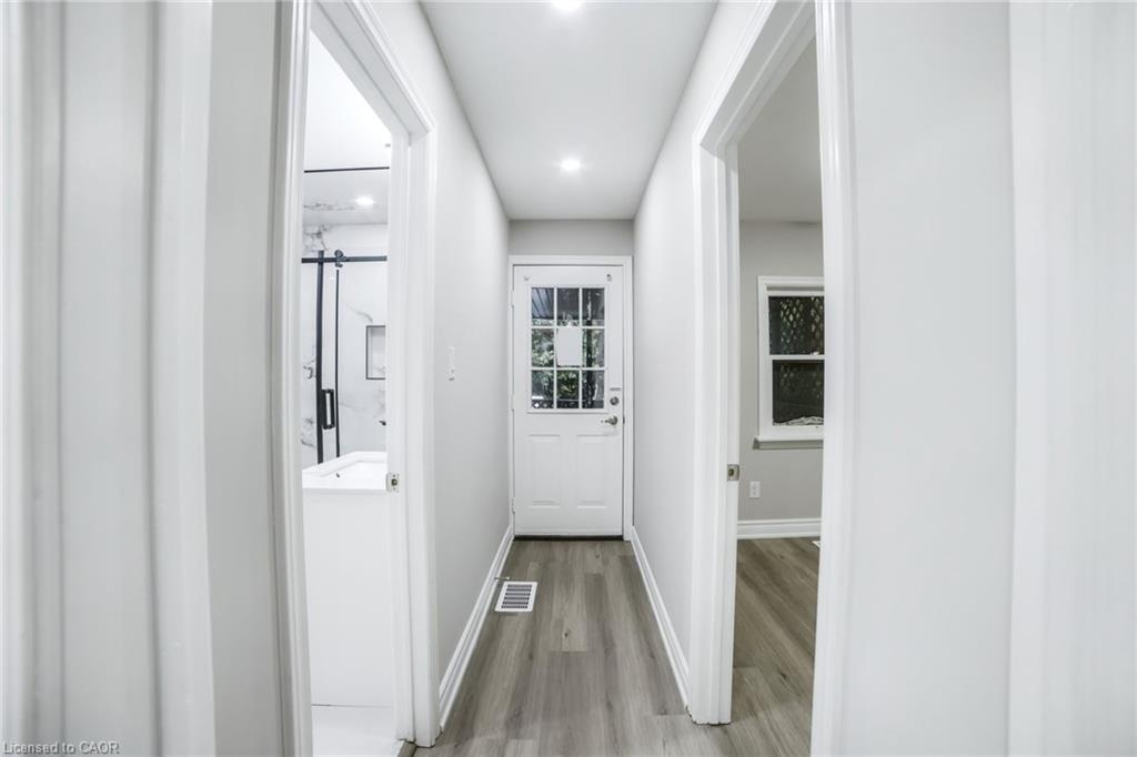 86 Adair Avenue S, Hamilton, ON - Indoor Photo Showing Other Room
