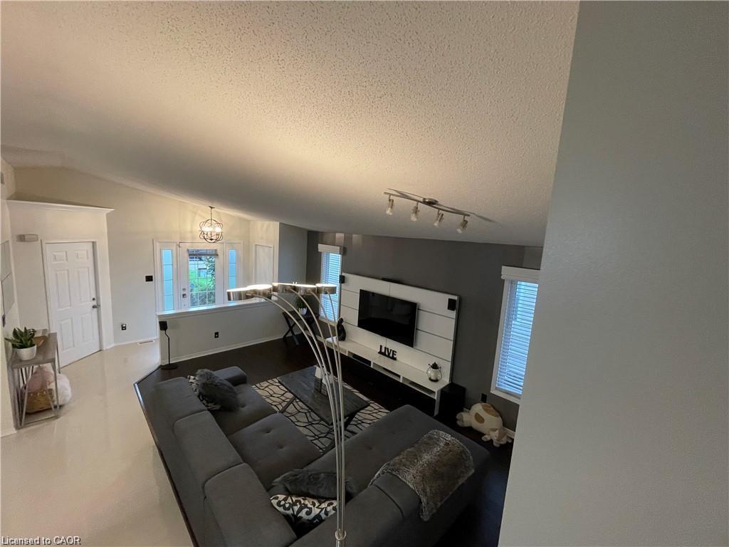 91 Loggers Grove, London, ON - Indoor