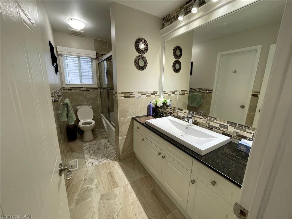 91 Loggers Grove, London, ON - Indoor Photo Showing Bathroom