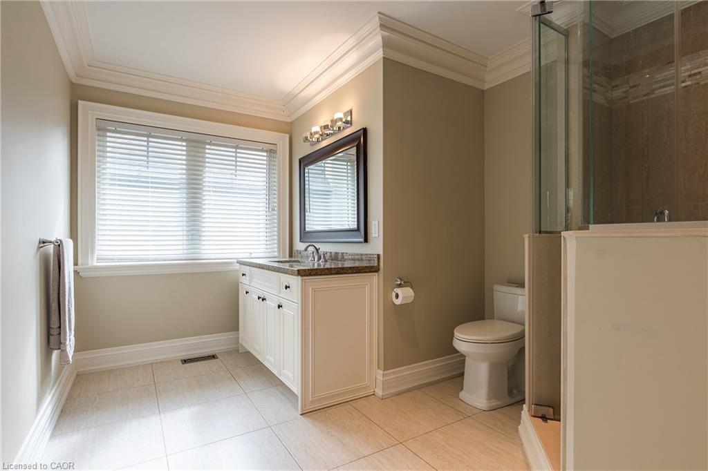 108 Livno Common, Oakville, ON - Indoor Photo Showing Bathroom