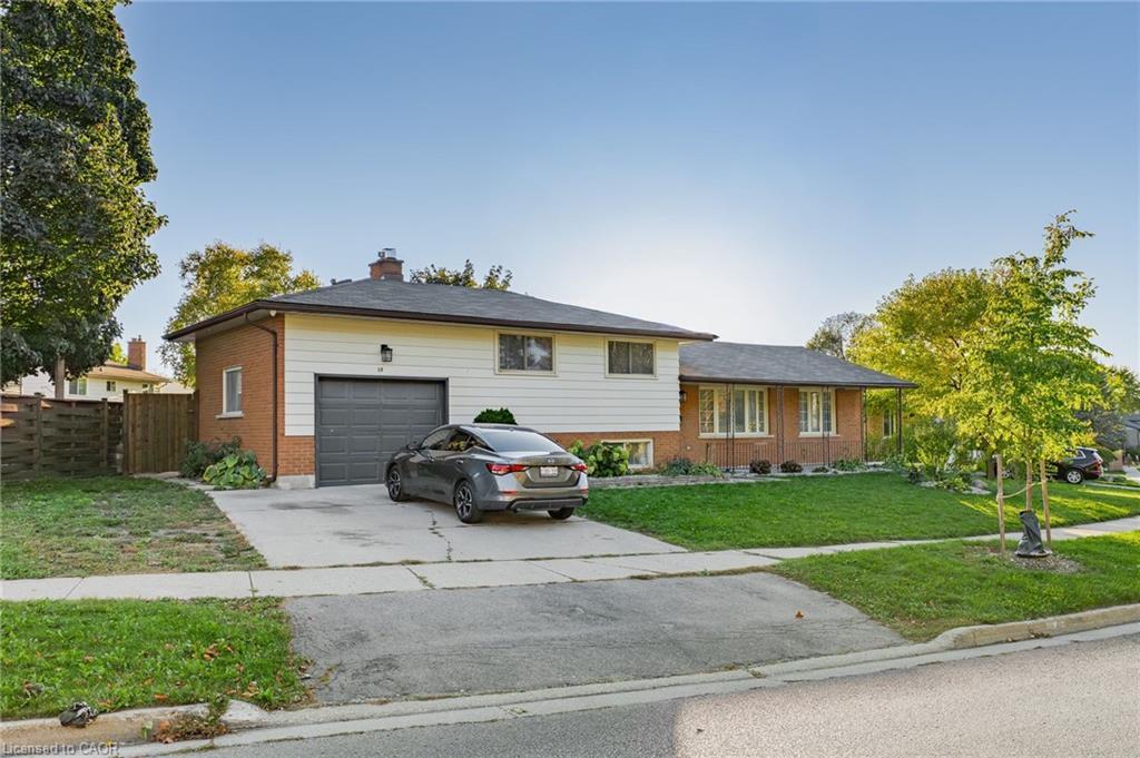 Lower-19 Elm Ridge Drive, Kitchener, ON - Outdoor