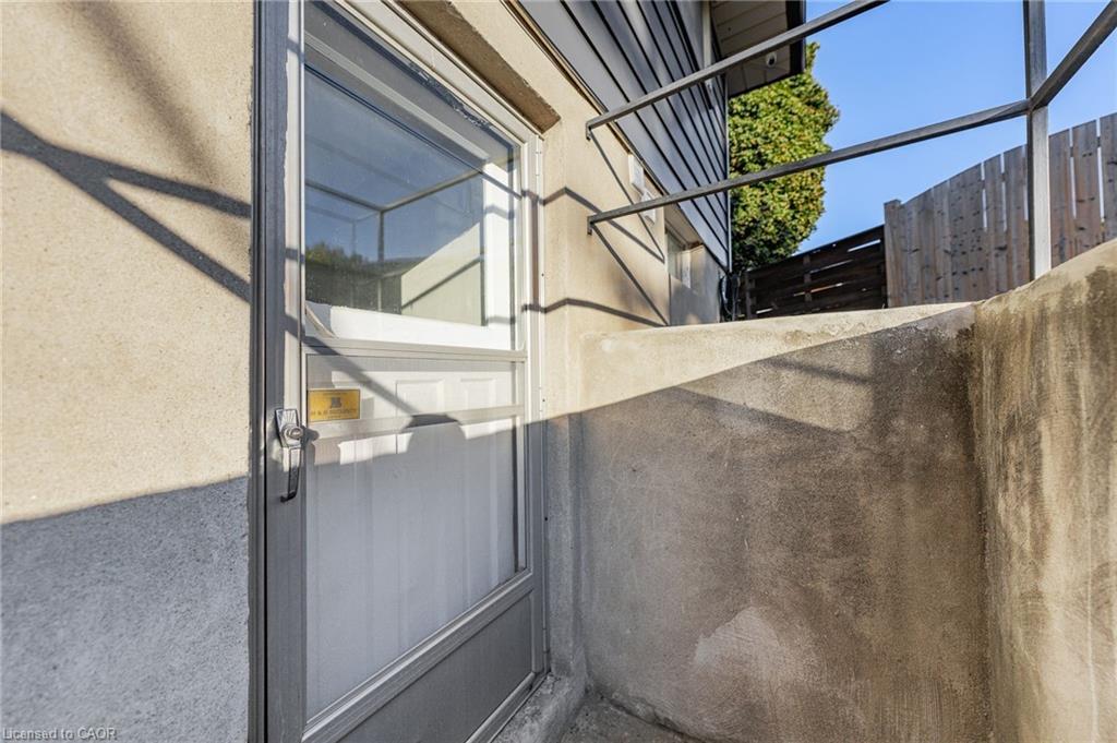 Lower-19 Elm Ridge Drive, Kitchener, ON - Outdoor With Exterior