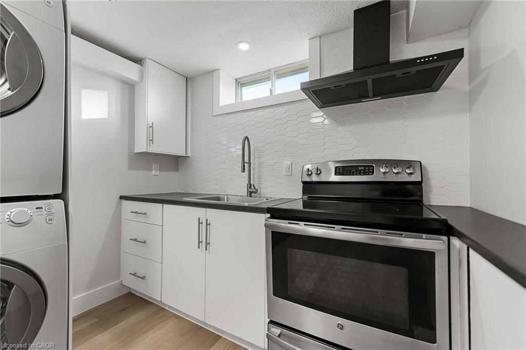 Lower-19 Elm Ridge Drive, Kitchener, ON - Indoor