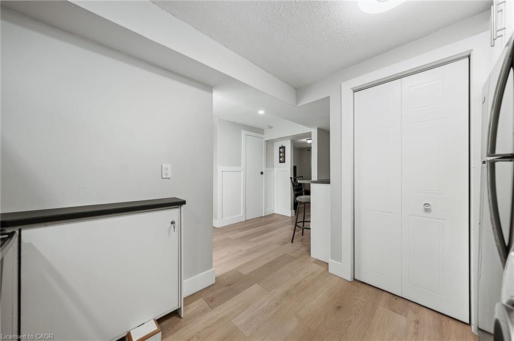 Lower-19 Elm Ridge Drive, Kitchener, ON - Indoor Photo Showing Other Room