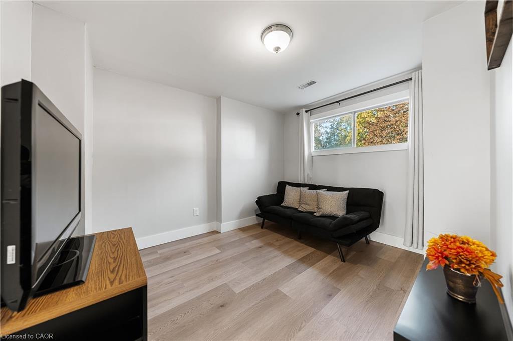 Lower-19 Elm Ridge Drive, Kitchener, ON - Indoor