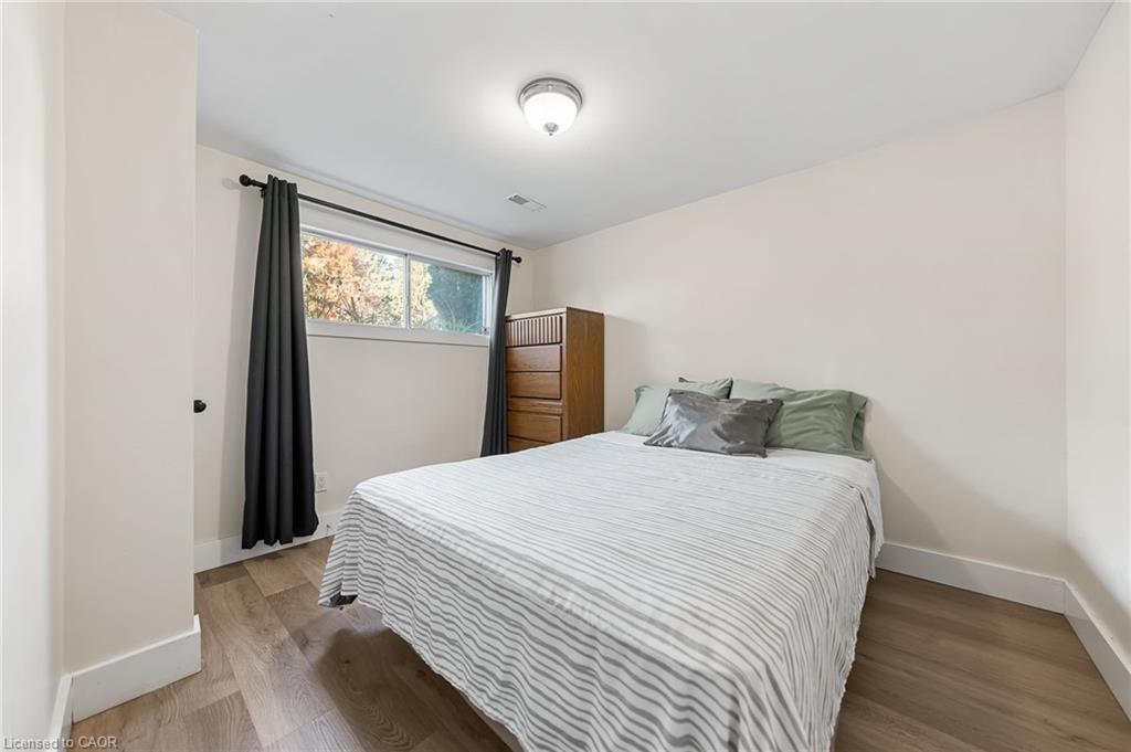 Lower-19 Elm Ridge Drive, Kitchener, ON - Indoor Photo Showing Bedroom