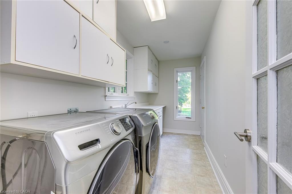435 Maple Avenue, Oakville, ON - Indoor Photo Showing Laundry Room
