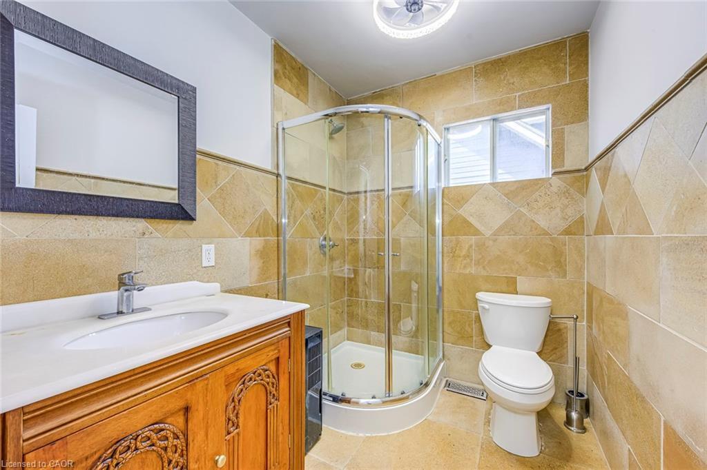 435 Maple Avenue, Oakville, ON - Indoor Photo Showing Bathroom