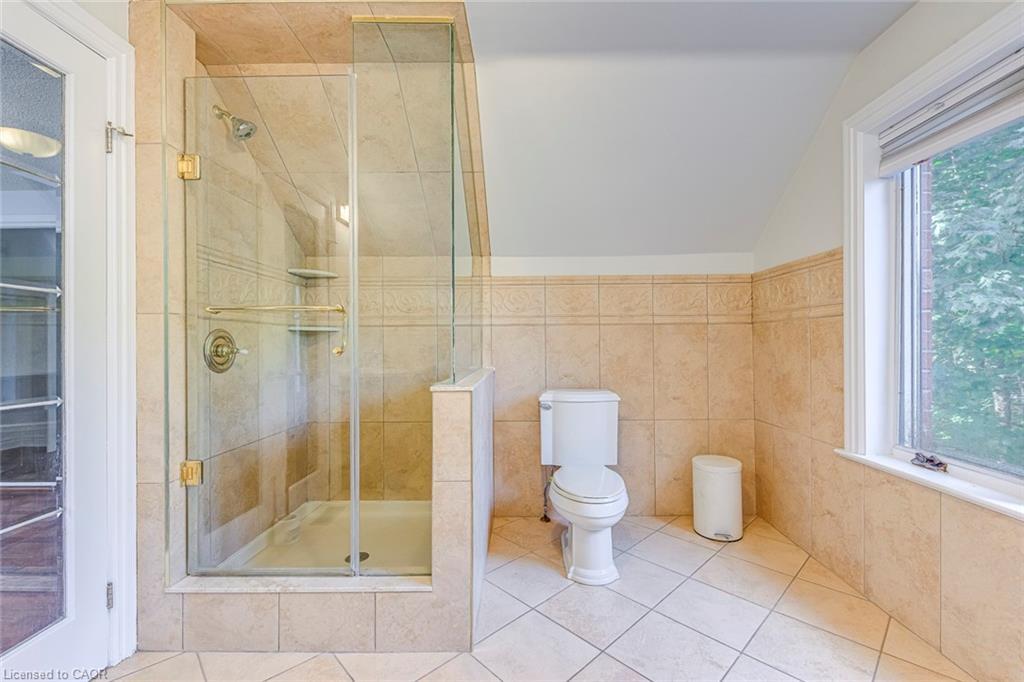 435 Maple Avenue, Oakville, ON - Indoor Photo Showing Bathroom