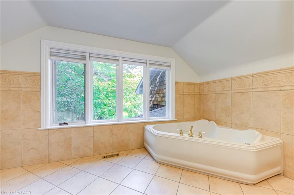 435 Maple Avenue, Oakville, ON - Indoor Photo Showing Bathroom